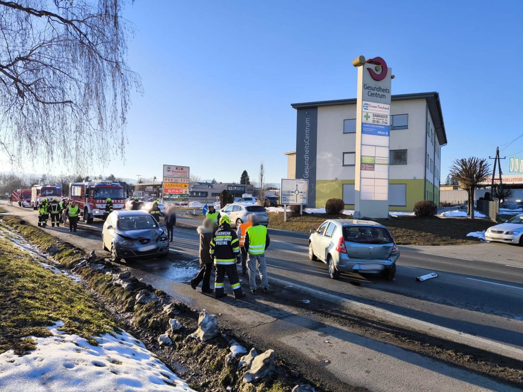 Zwei Pkw kollidieren auf der L601