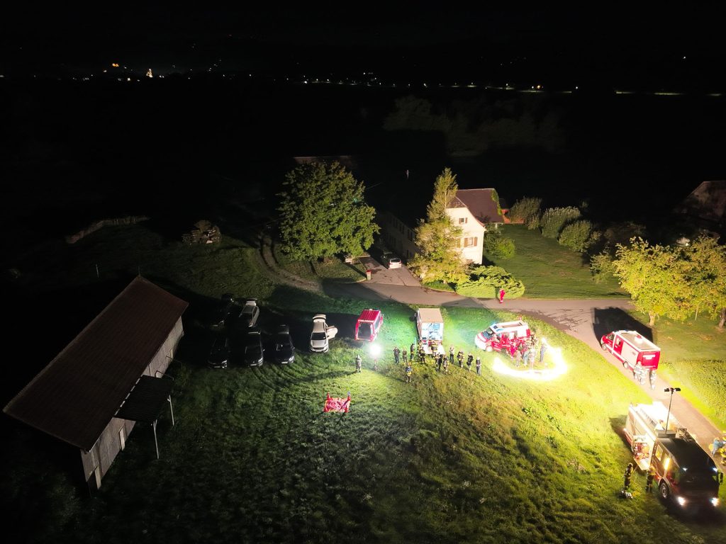 Nachtübung mit Drohne: Personensuche in Gussendorf